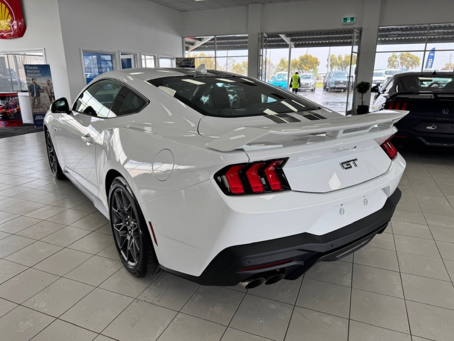 2025 Ford Mustang FO GT Hatch Image 5