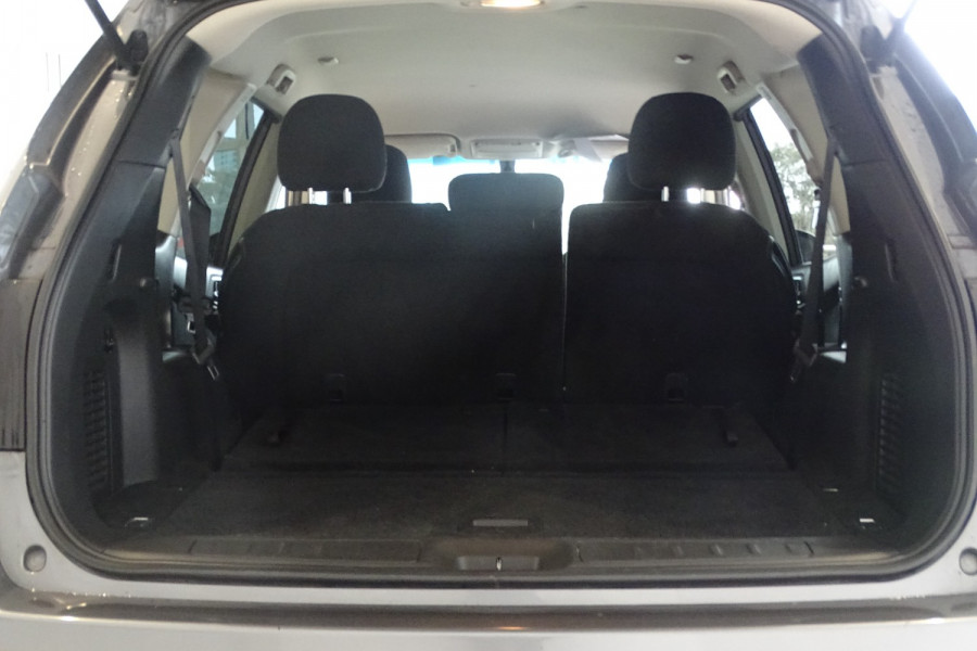 2016 MY15 Nissan Pathfinder R52 ST SUV Image 12