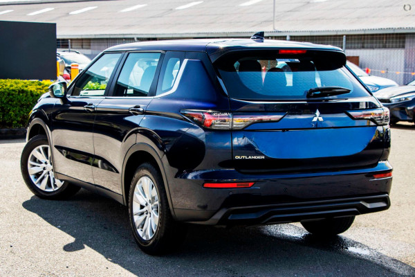 2026 Mitsubishi Outlander ZM ES SUV Image 5