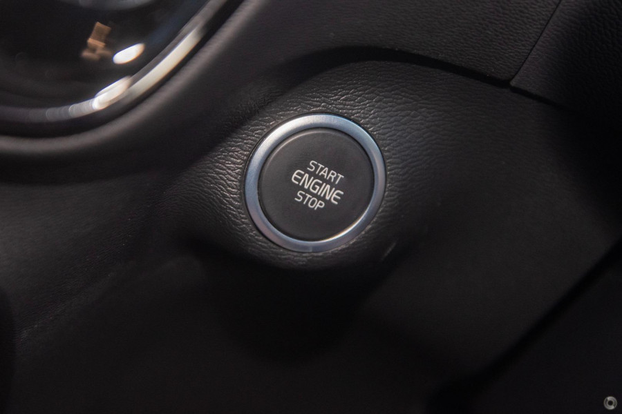 2024 MY25 Volvo XC40  Plus B4 SUV Image 12