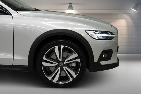 2021 MY22 Volvo V60 Cross Country Z Series B5 Convertible Image 6