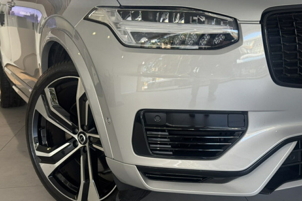 2024 Volvo XC90 L Series Recharge Ultimate T8 Plug-In Hybrid SUV Image 2
