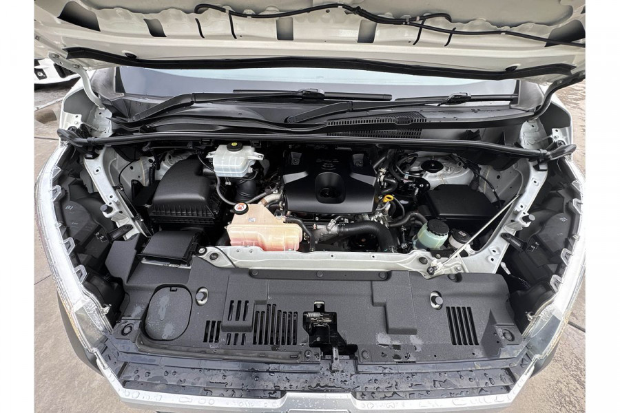 2021 Toyota HiAce GDH300R Van Image 19