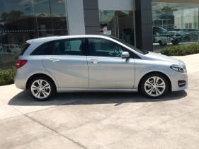 2015 Mercedes-Benz B-class W246 B200 Hatchback