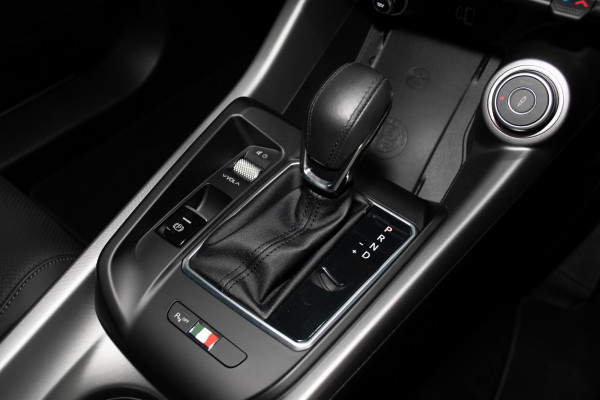2023 Alfa Romeo Tonale Veloce SUV Image 18