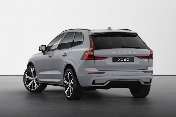 2023 MY24 Volvo XC60  Recharge Ultimate T8 Plug-In Hybrid SUV Image 3