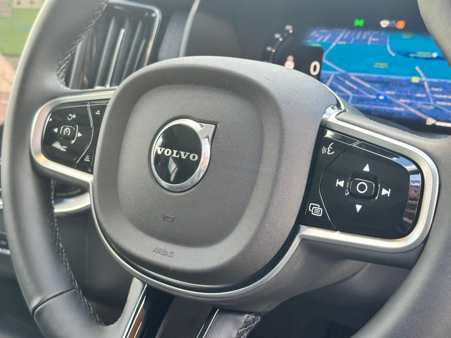 2026 Volvo XC90 L Series Ultra B5 Dark SUV Image 14