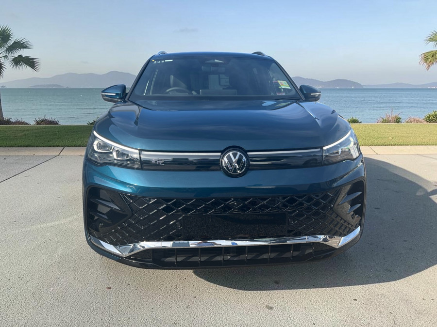 2026 MY25 Volkswagen Tiguan CT 195TSI R-Line SUV Image 6