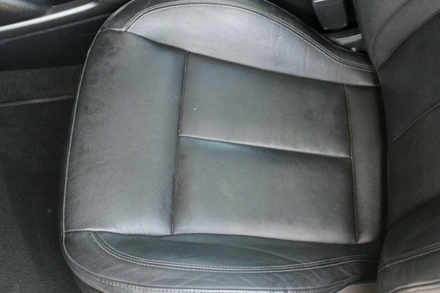 2012 Hyundai Veloster FS + Coupe Hatchback Mobile Image 18