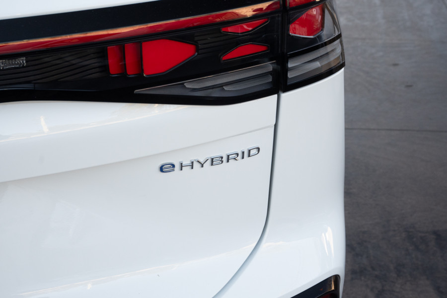 2026 Volkswagen Tayron R4 200TSI eHybrid R-Line SUV