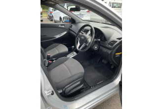 2013 MY15 Hyundai Accent RB2  Active Sedan Image 3