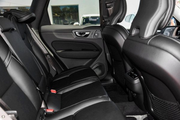 2026 Volvo XC60 UZ Ultra B5 Dark SUV Image 9