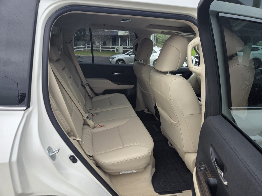 2024 Toyota LandCruiser FJA300R VX SUV Image 11