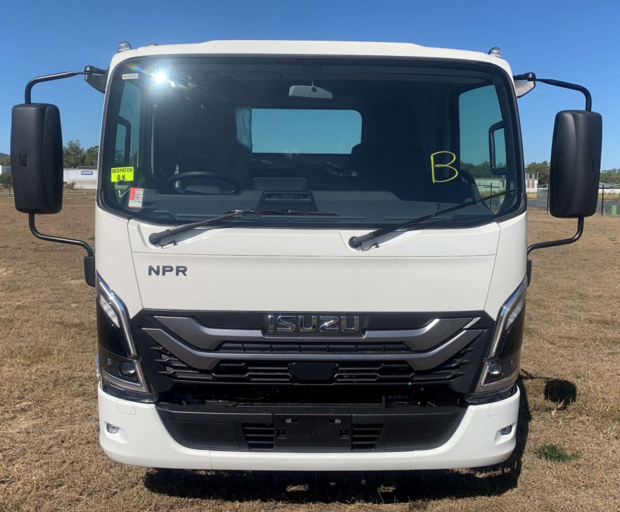 2026 Isuzu NPR 45/65-175 DT D28 Cab Chassis Image 3