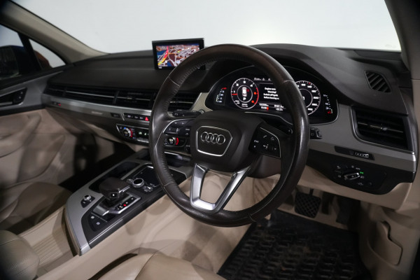 2016 Audi Q7 4M TDI SUV Image 9