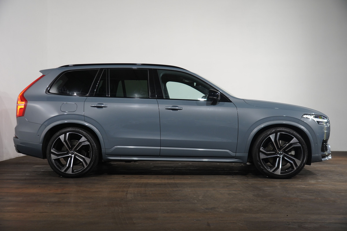 2022 Volvo XC90 Recharge Ultimate T8 Phev SUV Image 4