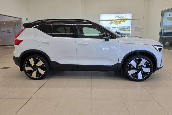 2026 Volvo EX40  Ultra Single Motor Extended Range SUV Image 7