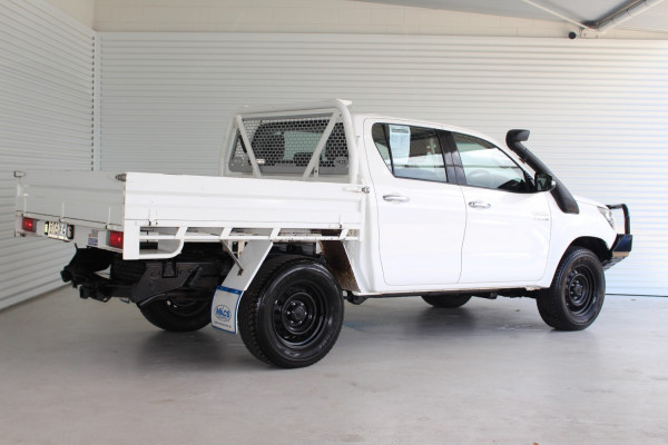 2017 Toyota HiLux GUN126R SR Cab chassis