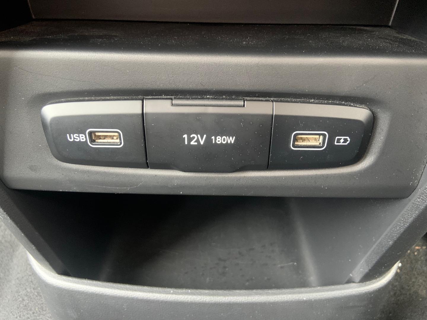 2022 MY23 Hyundai Staria US4.V2  People Mover Image 29