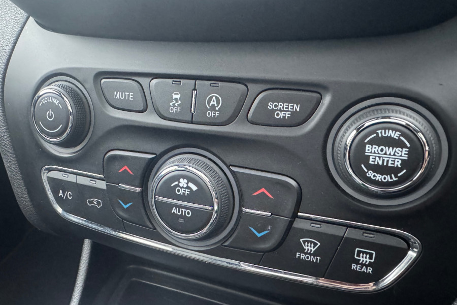 2021 Jeep Cherokee KL Limited SUV Image 11