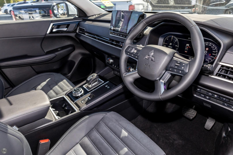 2025 MY24 Mitsubishi Outlander ZM Aspire SUV Image 6