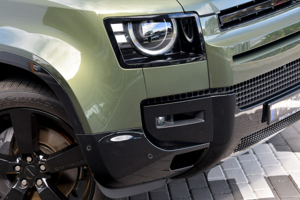 2026 Land Rover Defender L663 110 P425 X-Dynamic SE SUV image 28