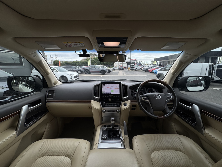 2017 Toyota LandCruiser VDJ200R Sahara SUV Image 21