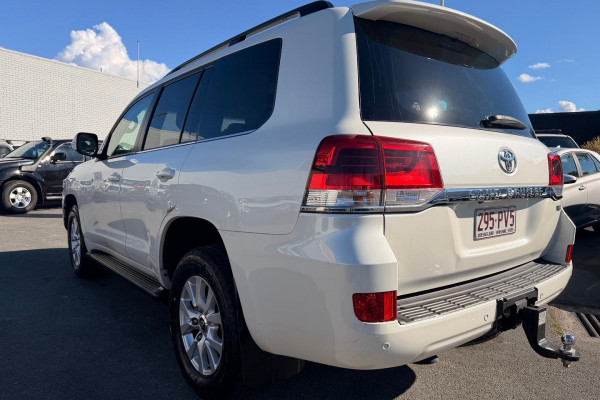 2016 Toyota LandCruiser VDJ200R VX SUV Image 8