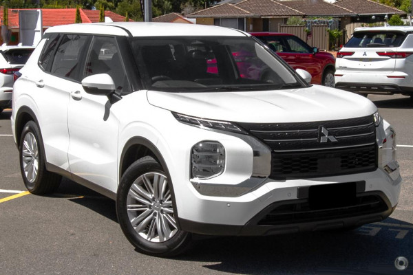 2024 Mitsubishi Outlander ZM ES SUV