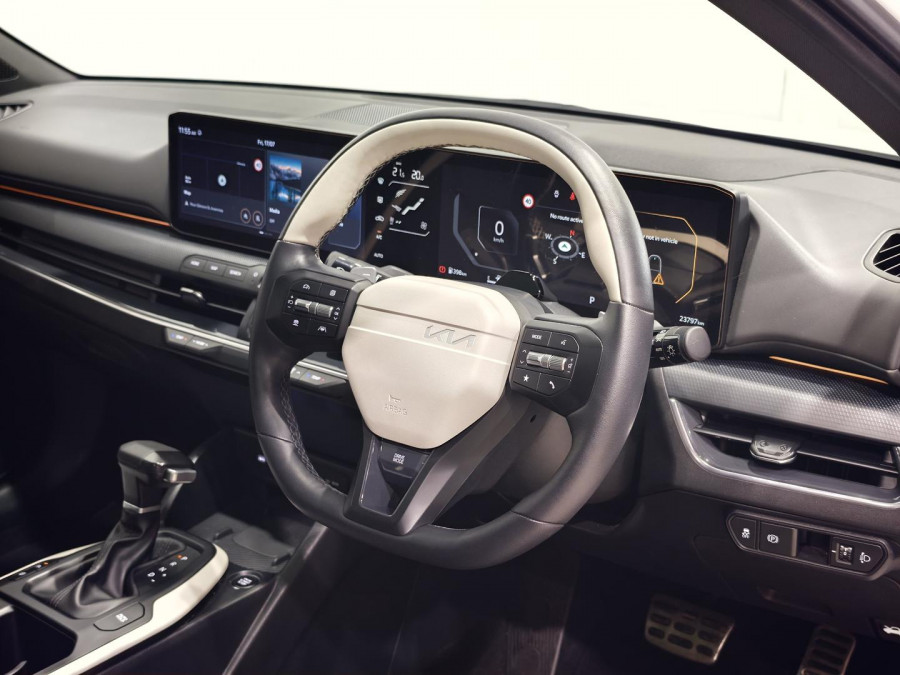 2025 Kia K4 CL4m GT-Line Sedan Image 9