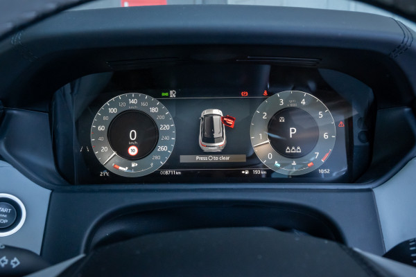 2026 Land Rover Range Rover Velar L560 P250 Dynamic SE SUV image 21