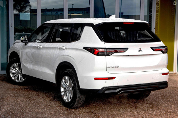 2025 Mitsubishi Outlander ZM ES SUV Image 4