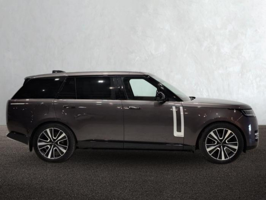 2024 MY25 Land Rover Range Rover L460 P460e Autobiography SUV Image 9