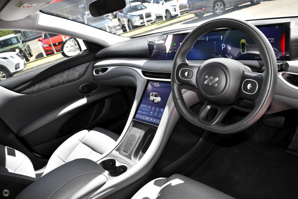 2025 MG IM5 P12L Performance Hatch Image 5