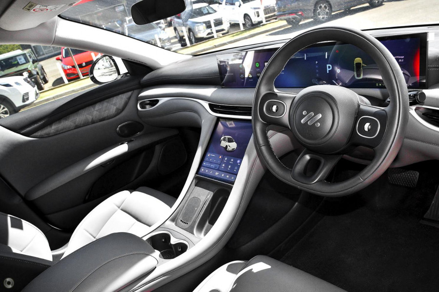 2025 MG IM5 P12L Performance Hatch Image 5