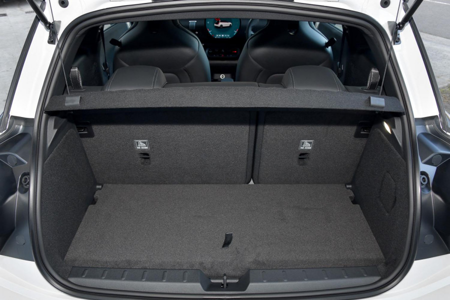 2026 MINI Cooper J01 SE Favoured Hatch