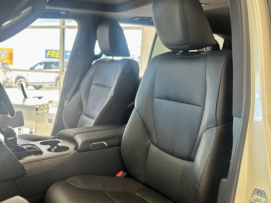 2022 Toyota LandCruiser FJA300R VX SUV Image 24