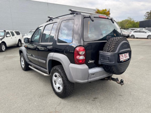 2005 Jeep Cherokee KJ Sport SUV