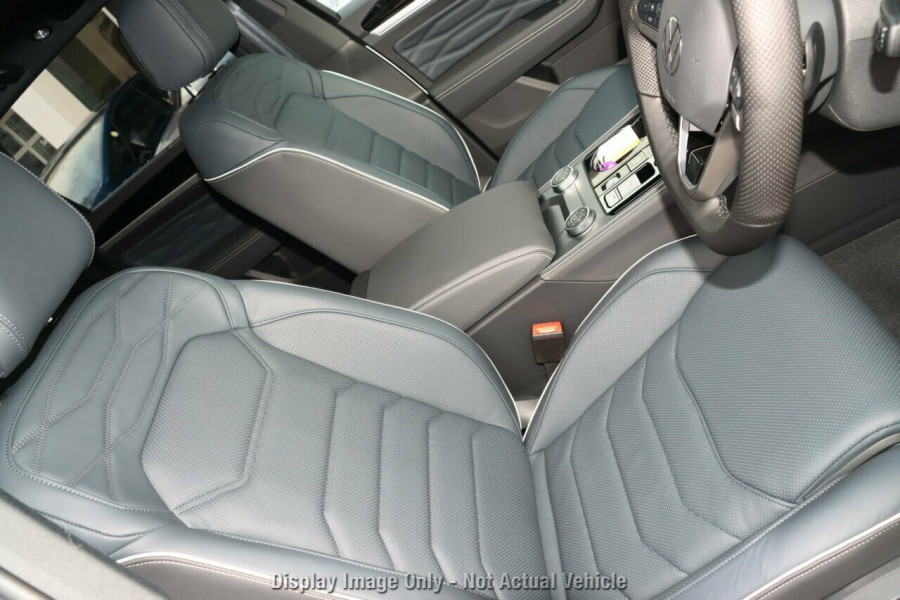2026 Volkswagen Touareg RC 210TDI Wolfsburg Edition SUV Image 10