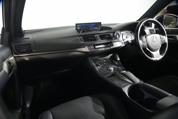 2019 Lexus CT 200h. Hybrid F Sport Hatch image 13
