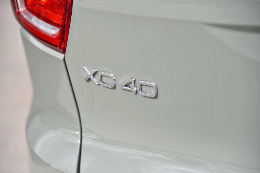 2024 MY25 Volvo XC40 XZ Plus B4 SUV Image 24