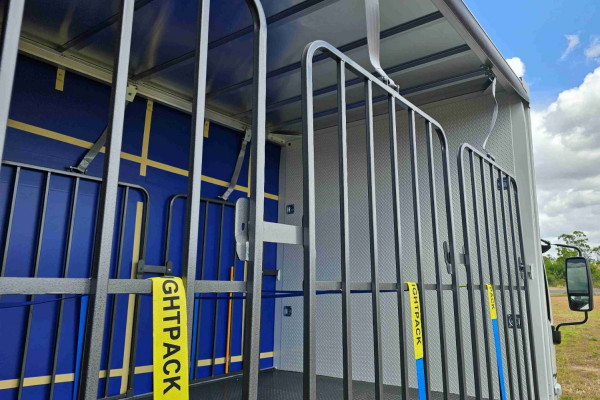 2025 Isuzu  NQR 88/80-190 AM D42 FREIGHT Curtainsider Image 11
