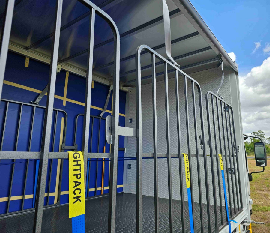 2025 Isuzu  NQR 88/80-190 AM D42 FREIGHT Curtainsider Image 11