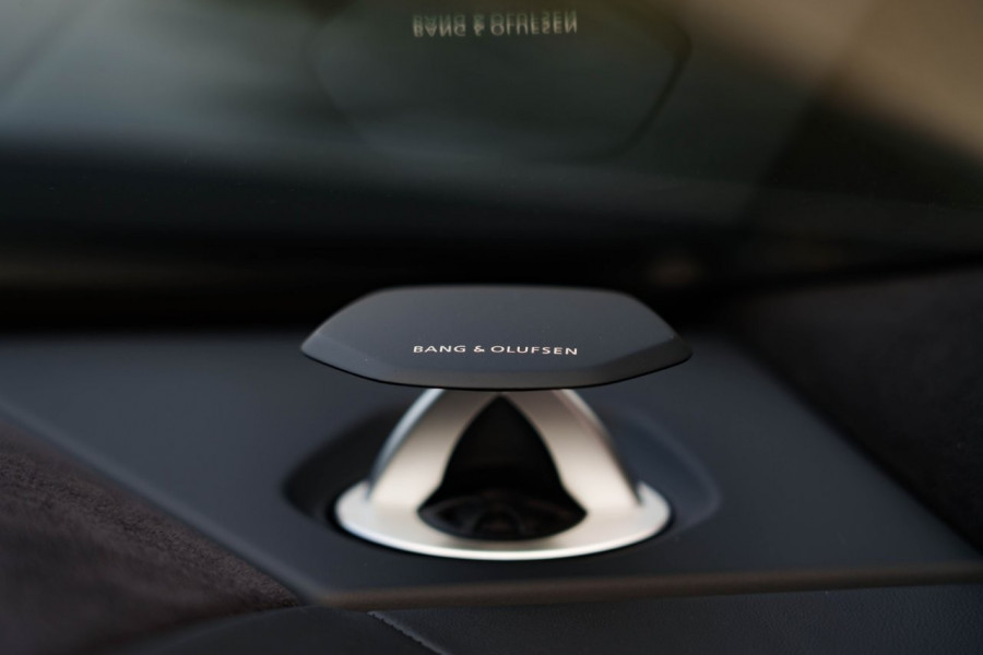 2022 Lamborghini Urus SUV Image 17