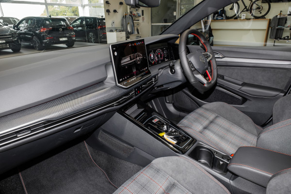 2025 Volkswagen Golf 8.5 GTI Hatch Image 8