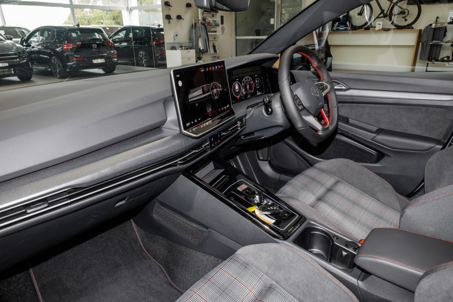 2025 Volkswagen Golf 8.5 GTI Hatch Image 8