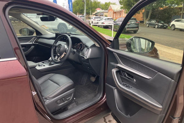 2025 Mazda CX-80 KL G40e GT SUV Image 6