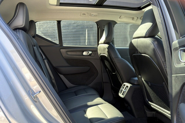 2025 Volvo XC40 XZ Plus B4 SUV Image 9