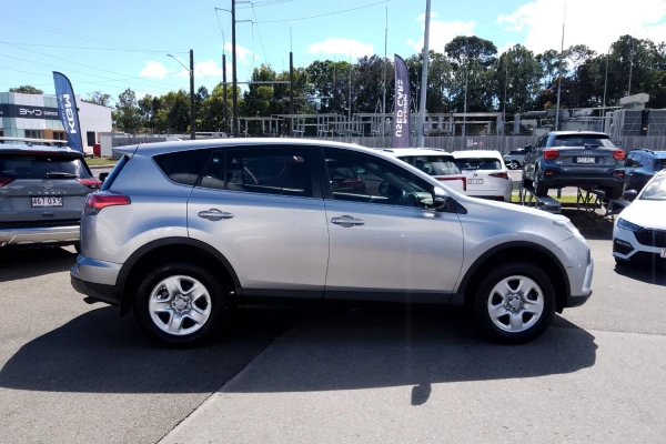 2018 Toyota RAV4 ZSA42R GX SUV Image 6