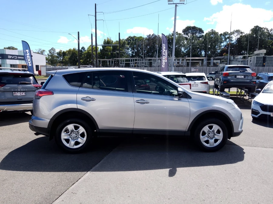 2018 Toyota RAV4 ZSA42R GX SUV Image 6